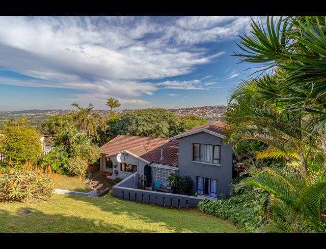5 BEDROOM HOUSE FOR SALE IN BLUFF